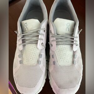 On cloud slip on shoes - light purple - size 9 women’s